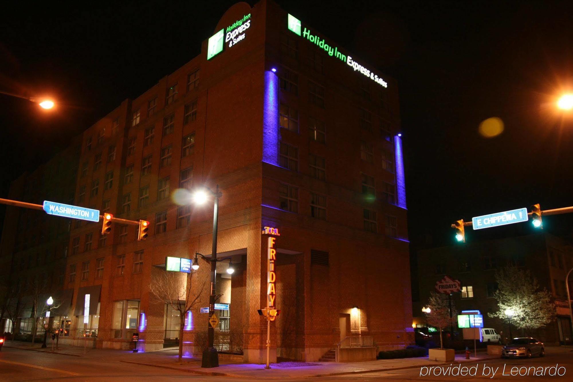 Holiday Inn Express & Suites Buffalo Downtown By Ihg Exterior foto