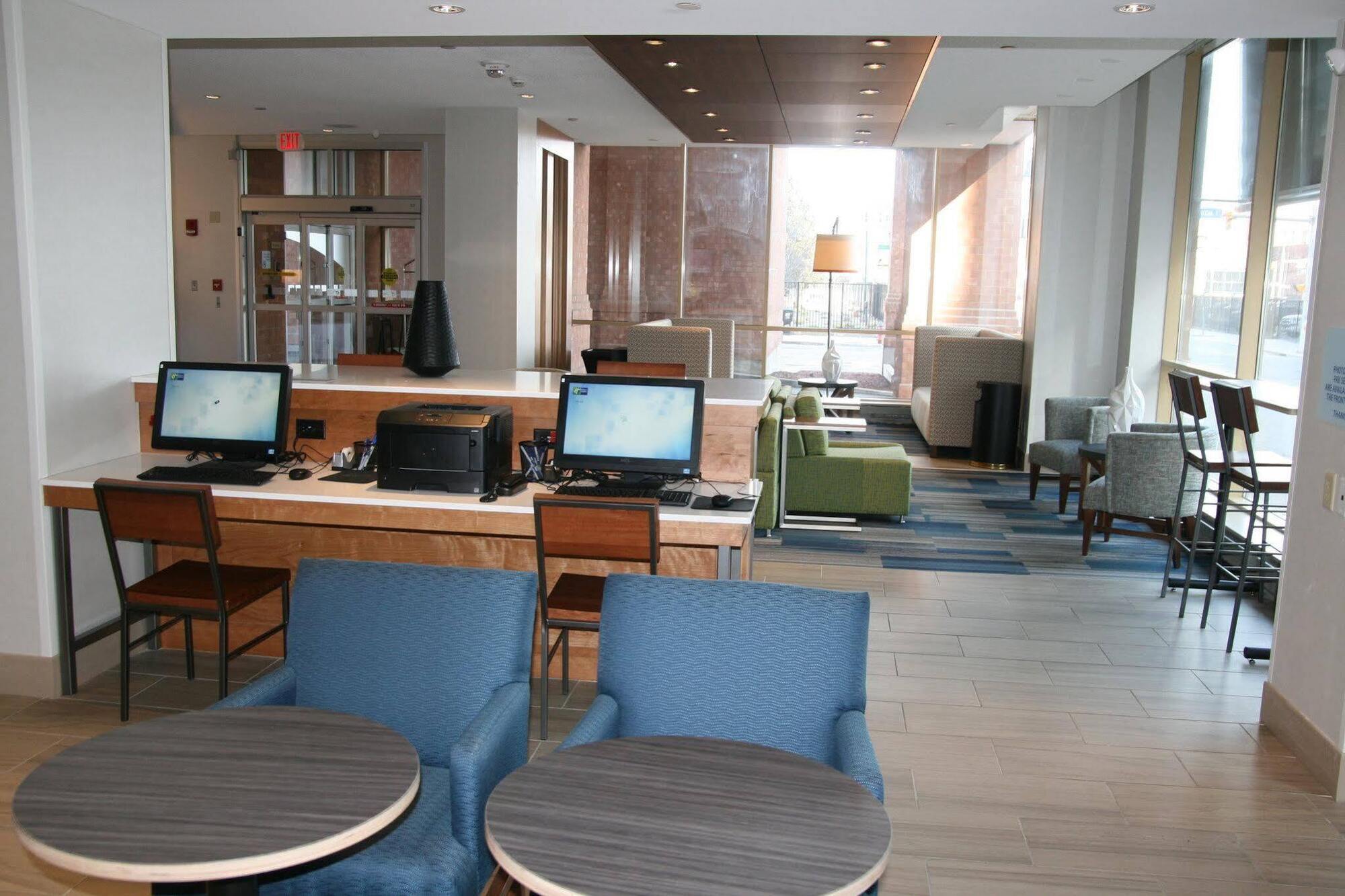 Holiday Inn Express & Suites Buffalo Downtown By Ihg Exterior foto